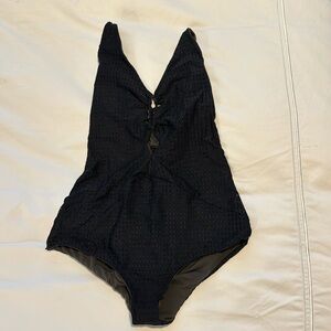 Acacia One Piece Size L